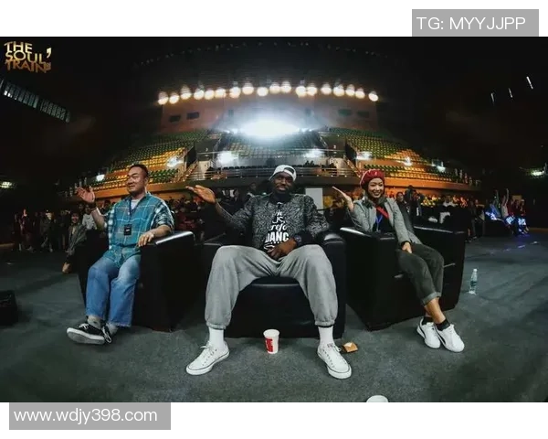 成都街舞队的奋斗历程:从街头到舞台的真实故事与梦想追逐 成都街舞队的奋斗历程:从街头到舞台的真实故事与梦想追逐